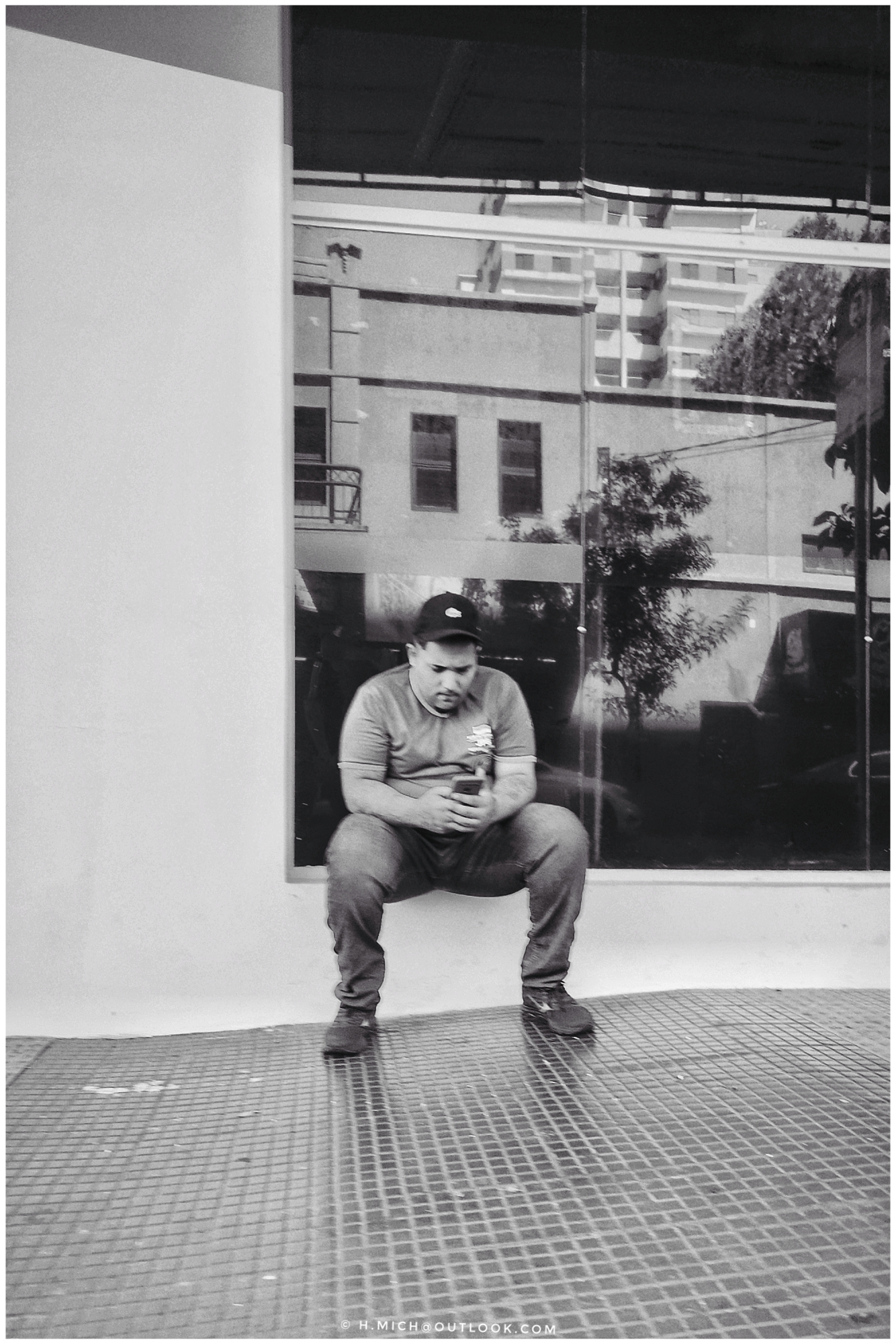 um descanso com celular  …