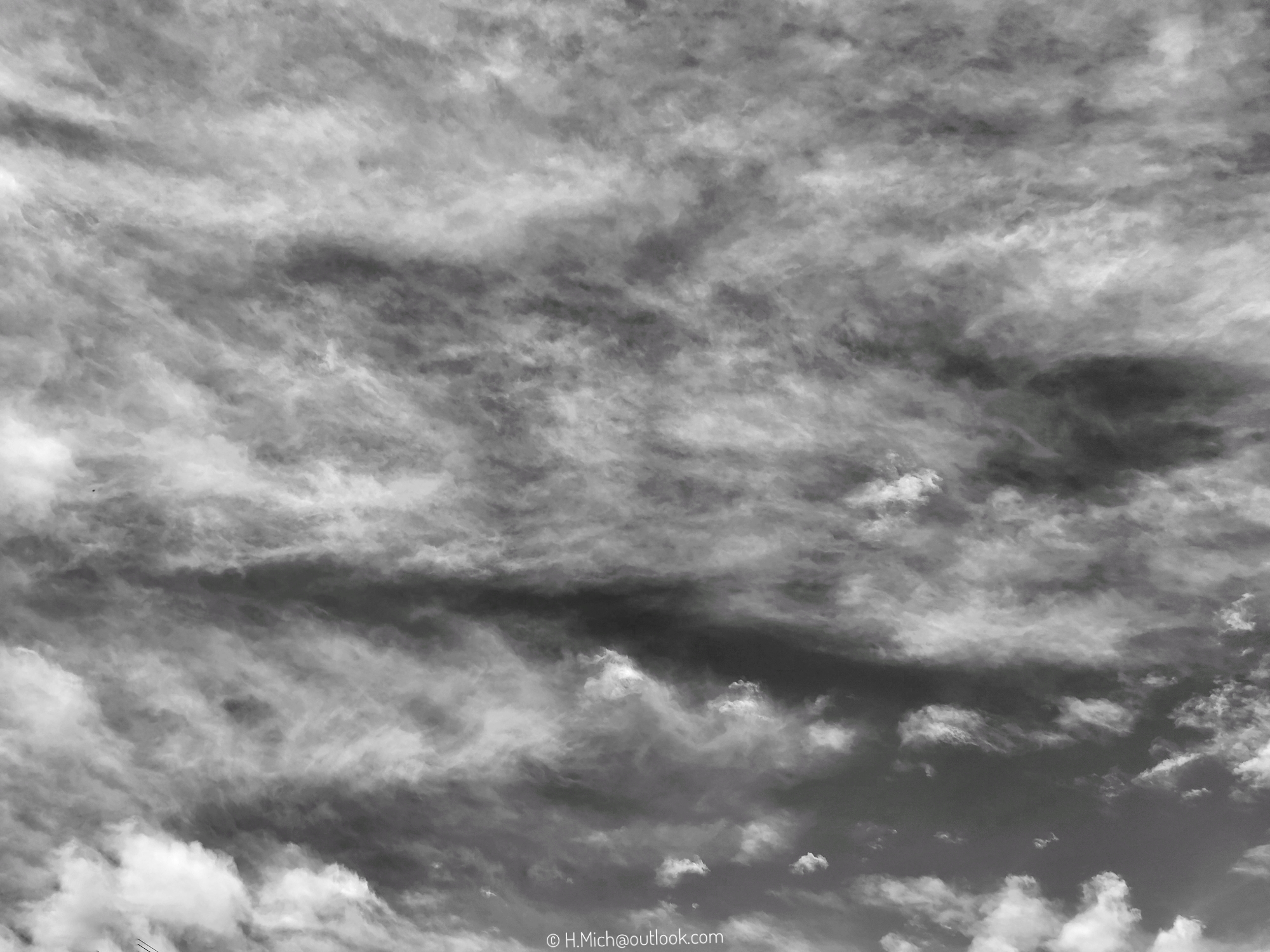 as nuvens avisaram o dilema …